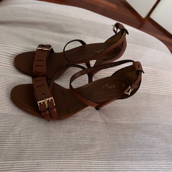 Todd’s Heels - Picture 3 of 5